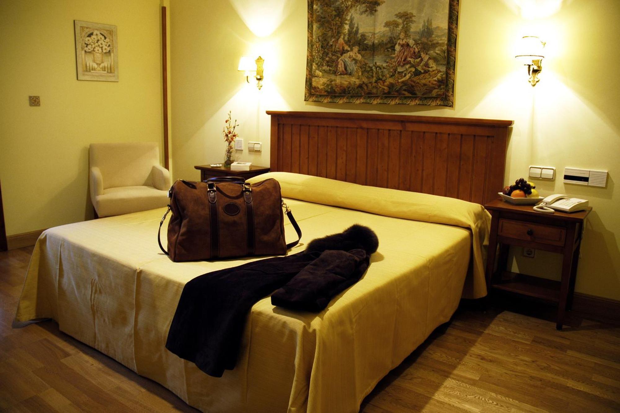 טולדו Hotel Casona De La Reyna חדר תמונה